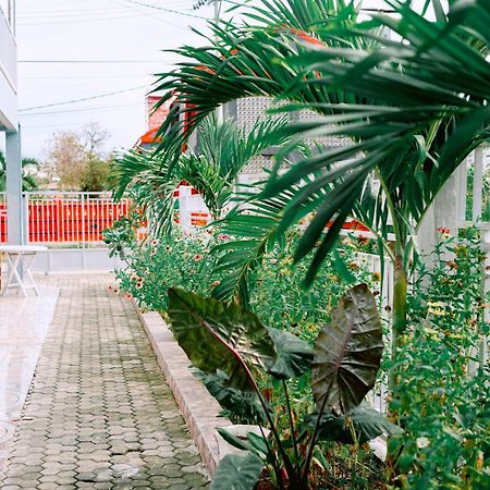Getrudis Guesthouse Labuan Bajo Exterior photo